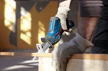 Bosch Professional GSA 12V-14 2,5 Ah Çift Akülü Testere - L-boxx Çantalı