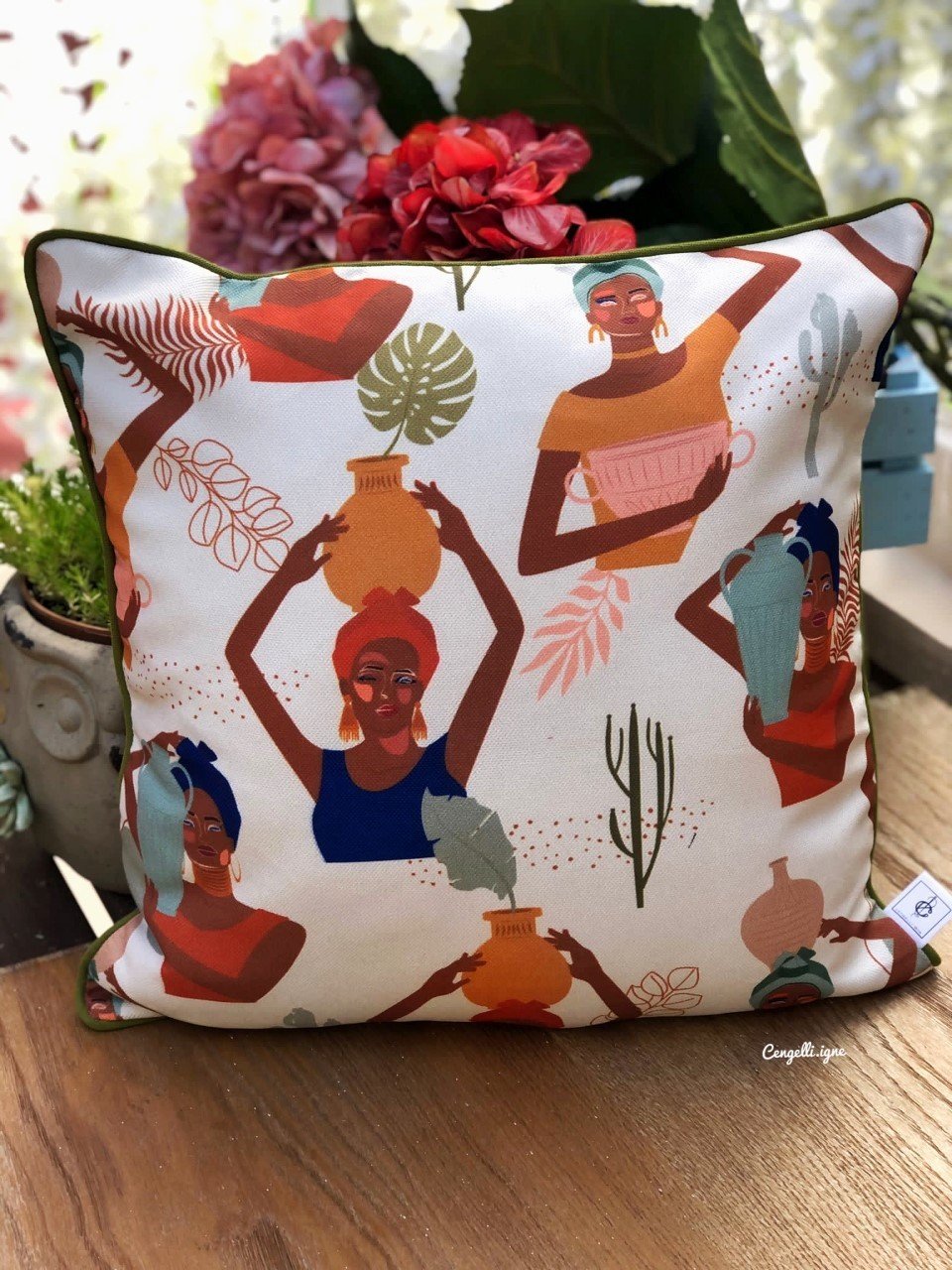 Soft Boho Portre Desenli Kırlent