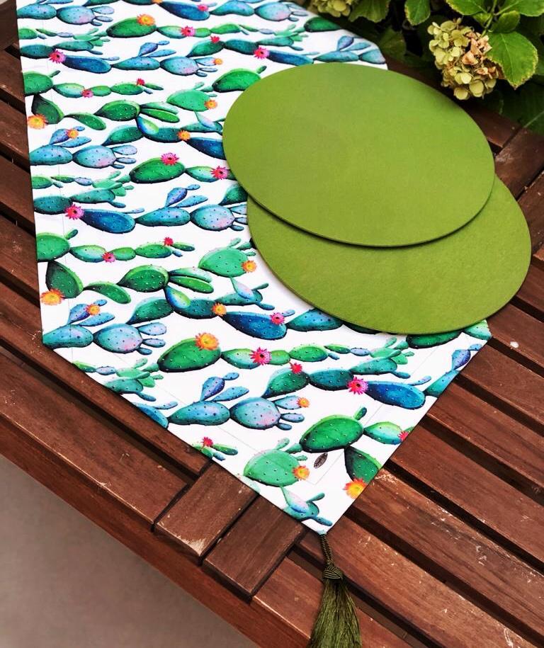 Kaktüs Desenli Runner + 2 Adet Yeşil Supla