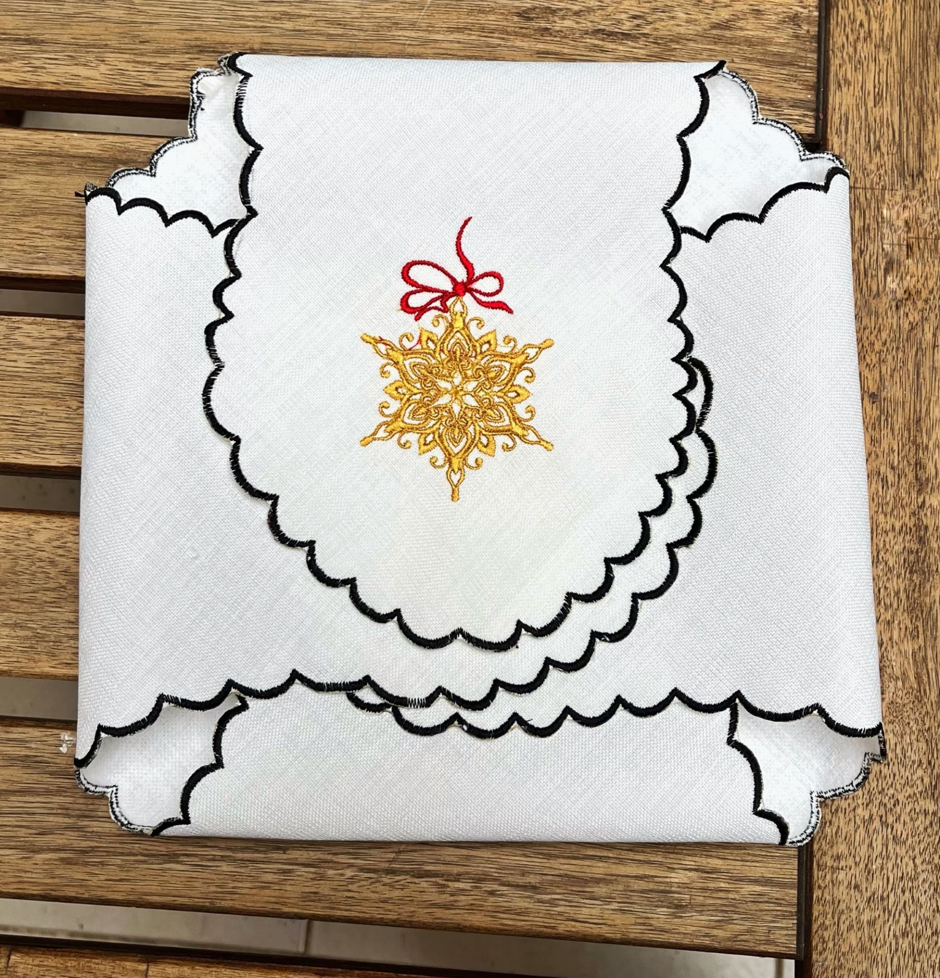 Kar Tanesi Ekmeklik