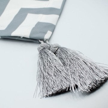 Gri Beyaz Zigzag Desenli Runner