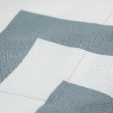 Gri Beyaz Zigzag Desenli Runner