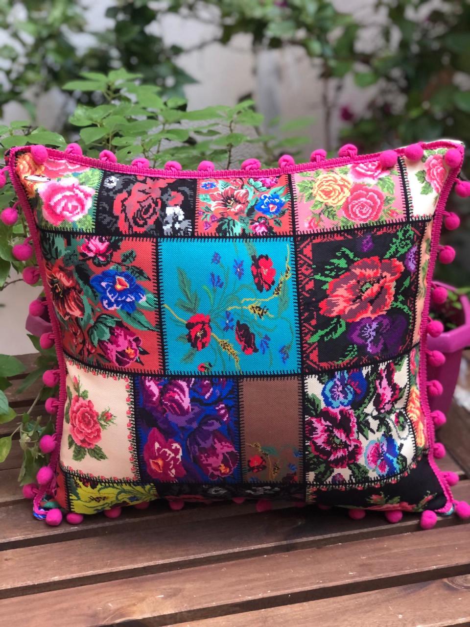 Kanaviçe Patchwork Desenli Kırlent