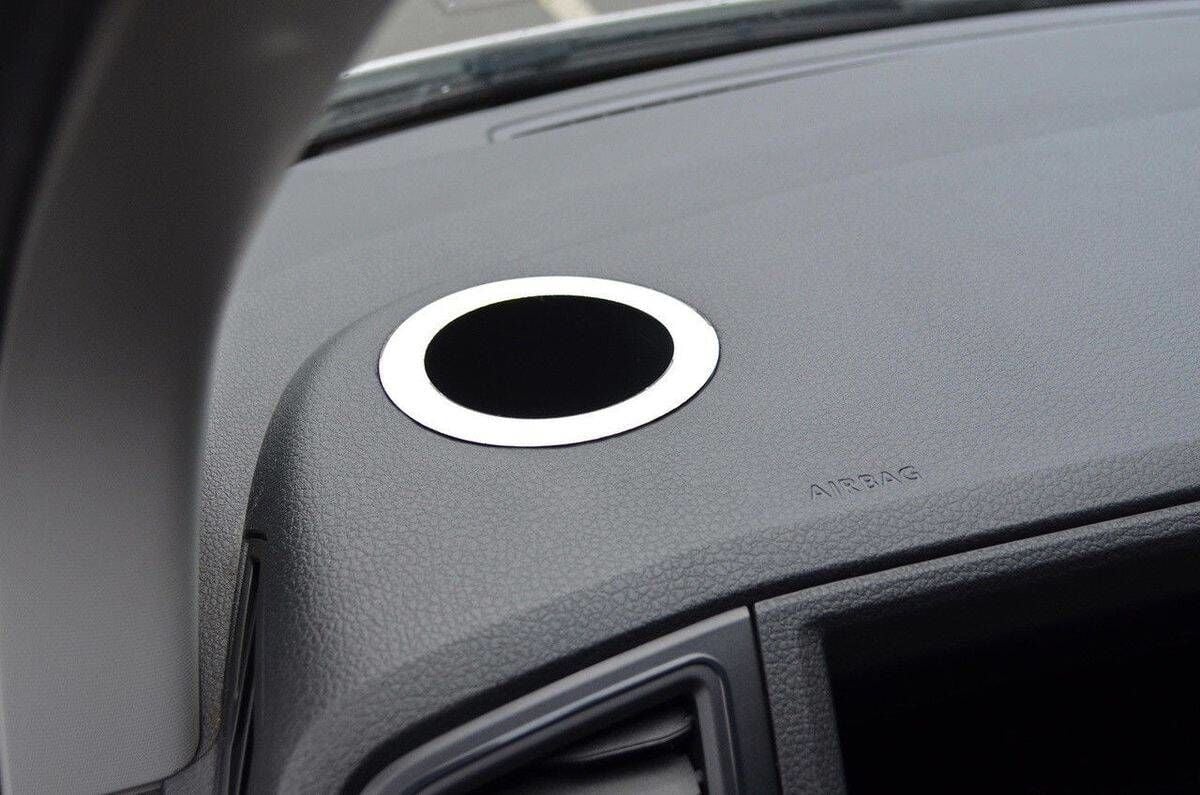 OMSA VW T6.1 Caravelle Krom Bardaklık Çerçevesi 2 Parça 2020-2023 Arası