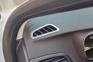 OMSA Renault Megane 4 HB Krom Havalandırma Çerçevesi Üst Konsol Taşlı 2 Parça 2016-2020 Arası