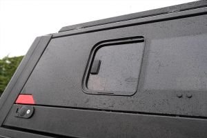 OMSA Isuzu D-Max Omcap Camlı Kabin Paslanmaz Çelik Sürgülü Yan Camlar 2025 ve Sonrası