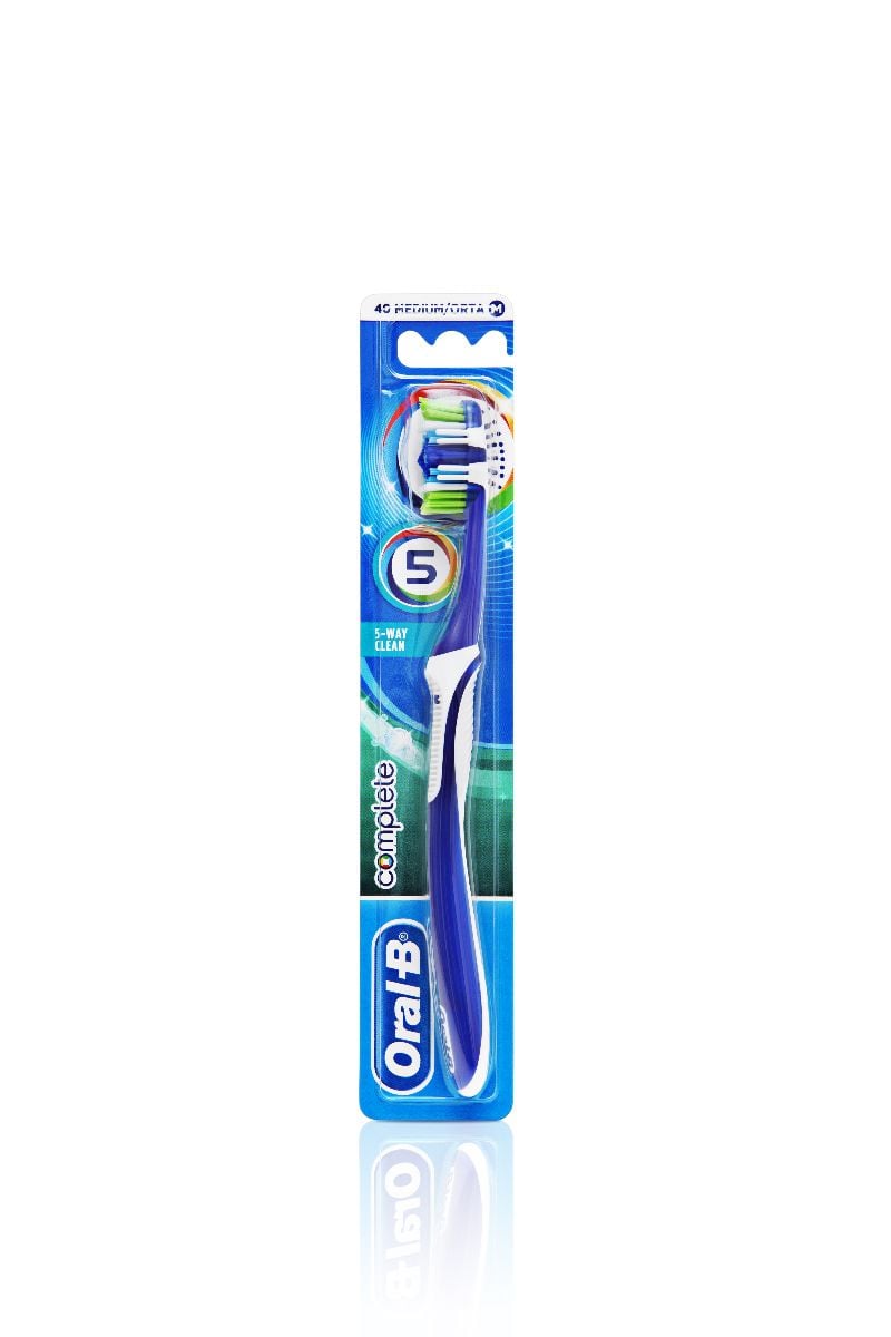 ORAL B COMPLETE 5 WAY CLEAN 40 MEDIUM