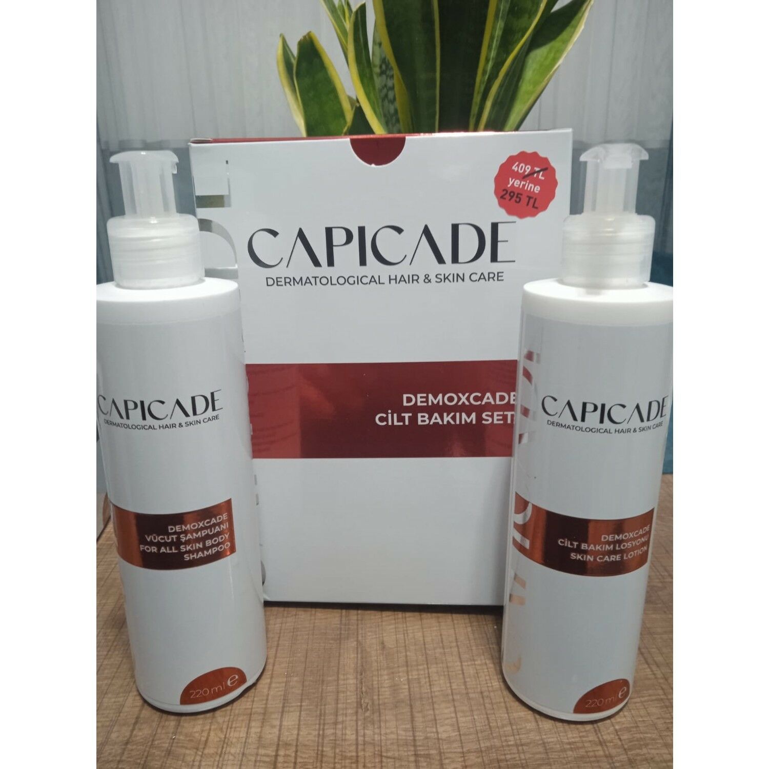 Capicade Demoxcade Cilt Bakım Seti - Vücut Şampuanı 220 ml + Vücut Losyonu 220 ml (295,00 TL Etiketli)