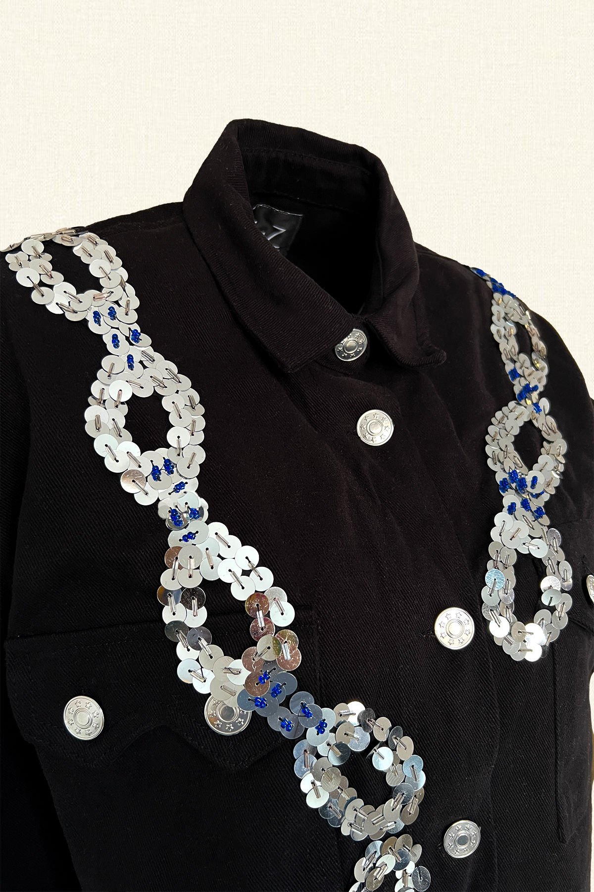 Gümüş Zincir İşlemeli Uzun Siyah Oversize Jean Ceket
