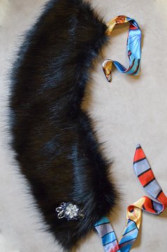 Beaded black fur collar