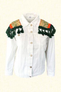 Omuzları Yeşil Püskül Ve Boncuk İşlemeli Beyaz Jean Ceket