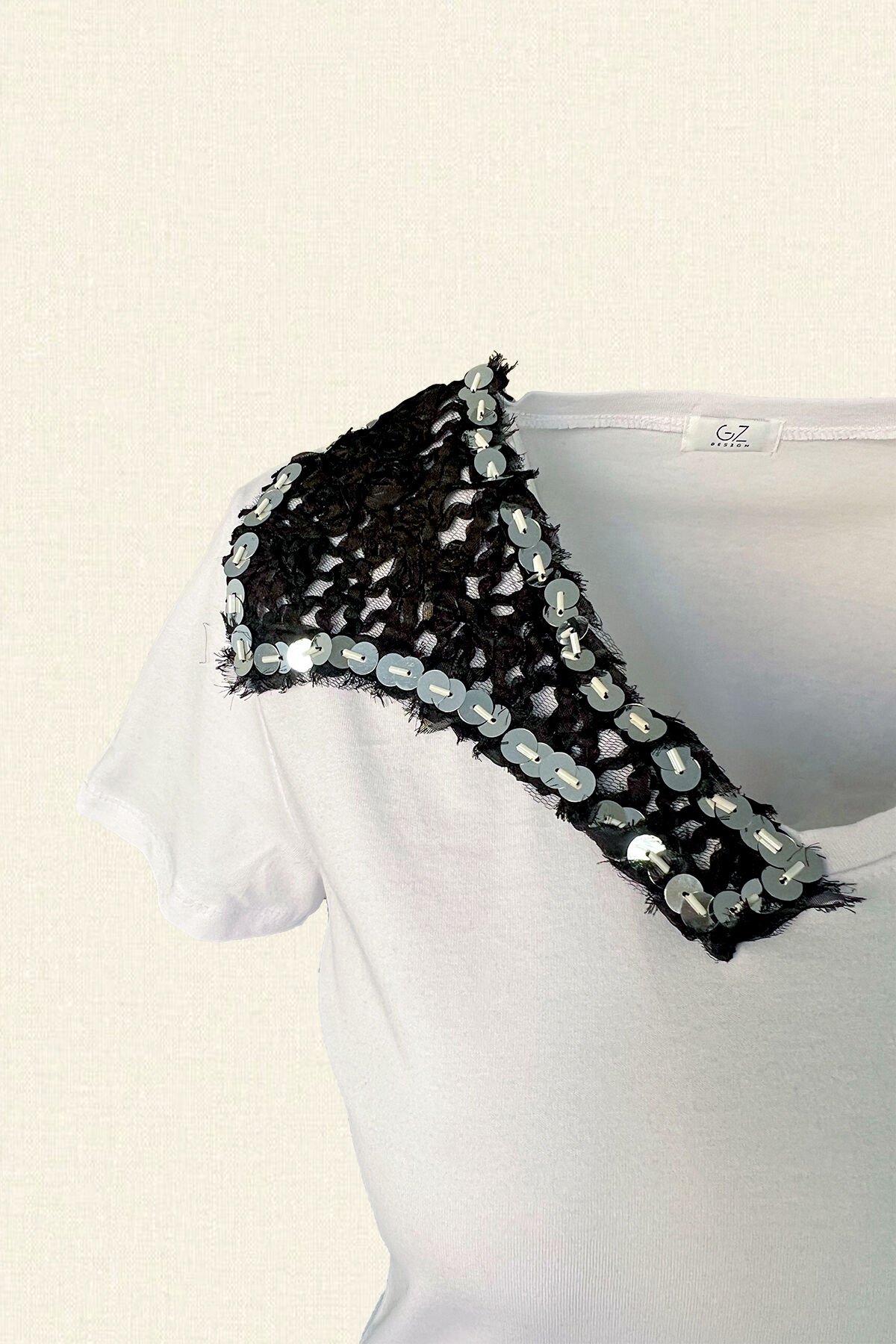 Beaded Embroidered Black Tulle Detailed White Color V-Neck T-Shirt