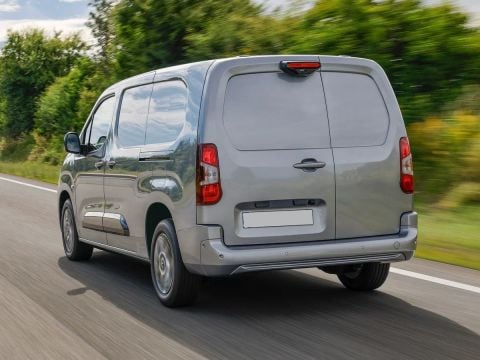 Stop Lambası Sol Bagajı Çift Kapılı Olanlar İçin Duysuz Doblo Combo E Partner Rifter Berlingo Proace City