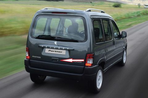 Partner Berlingo Bagaj Dış Kapı Açma Kolu Siyah Desenli Anahtar Yerli 1996 - 2010 Modeller Arası