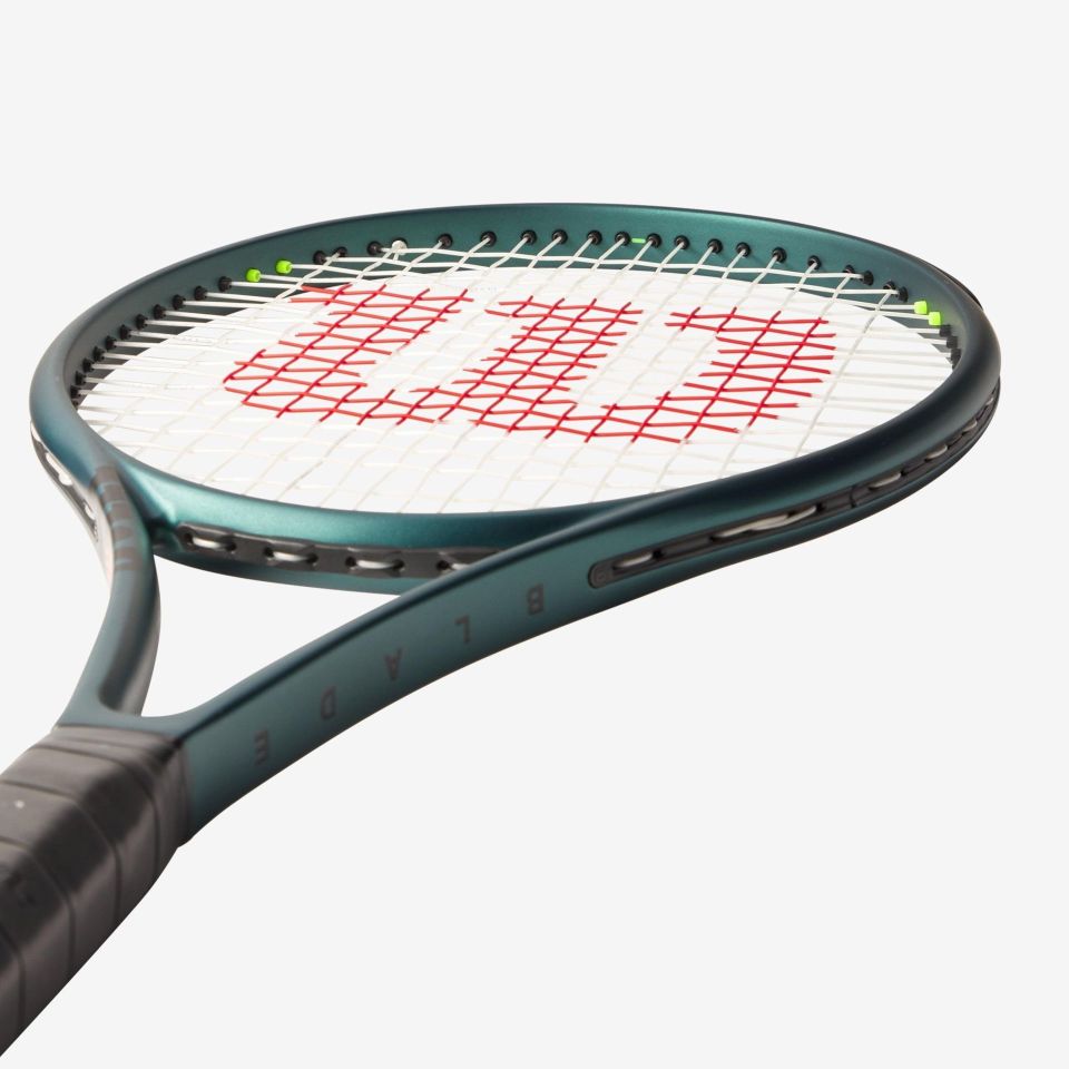 Wilson Blade 98 (16x19) v9 Tenis Raketi