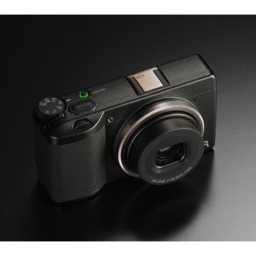 Ricoh GR III Kompakt Dijital Fotoğraf Makinesi