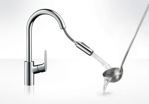 Hansgrohe Focus Tek kollu eviye bataryası 240, çekilebilir el duşu ile