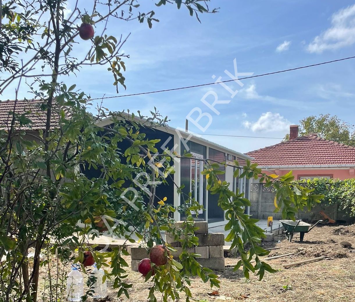 24m2. Beşik Çatılı Konteyner Antrasit -3A Prefabrik