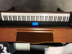 Dijital Piyano Ahşap Kahverengi (Tabure Hediyeli)