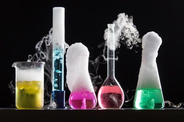 Kimya Nedir - Kimya Dalları Nelerdir - Kimya Ne Demektir ?