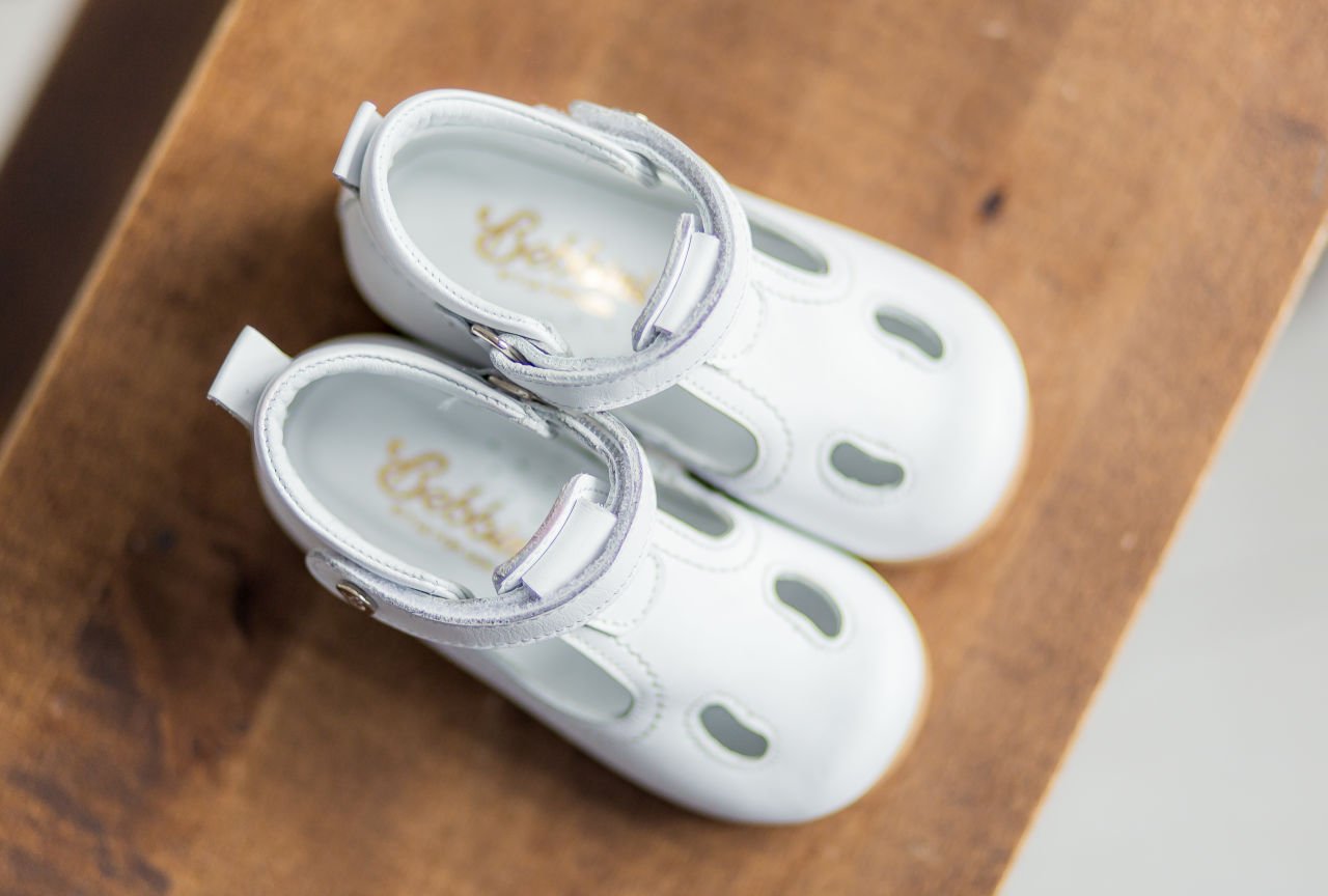 Choosing the Perfect First Walking Shoes for Your Baby!