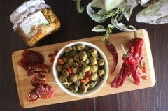 Kekikli Zeytin Salatası