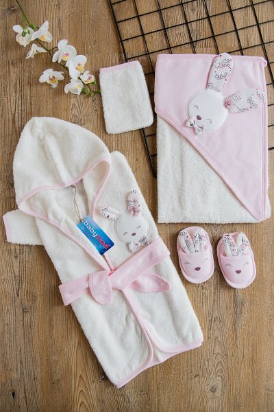 Tavşan Figürlü Bebek Bornoz Seti