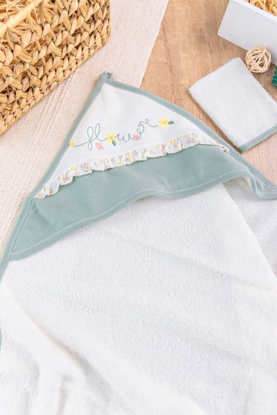Çiçekli Nakış İşlemeli Fırfırlı 4 Parça Pamuklu Kız Bebek Havlu Bornoz Seti YEŞİL - 0-18 Ay