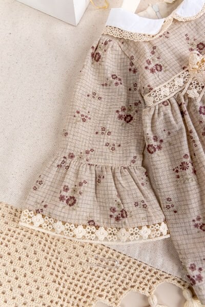 Bebe Yaka Dantelli 100% Pamuk Şık Kız Bebek Elbise