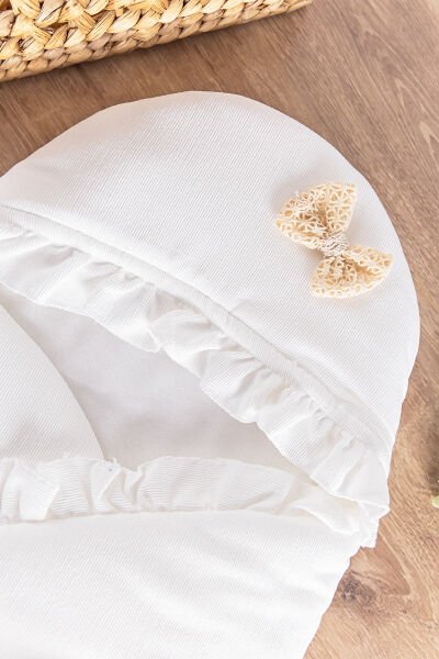 Fiyonk Süslemeli Kız Bebek Kundak