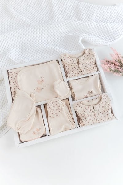 Çiçek Desenli 10'lu Kız Bebek Hastane Çıkışı Bebek Takımı