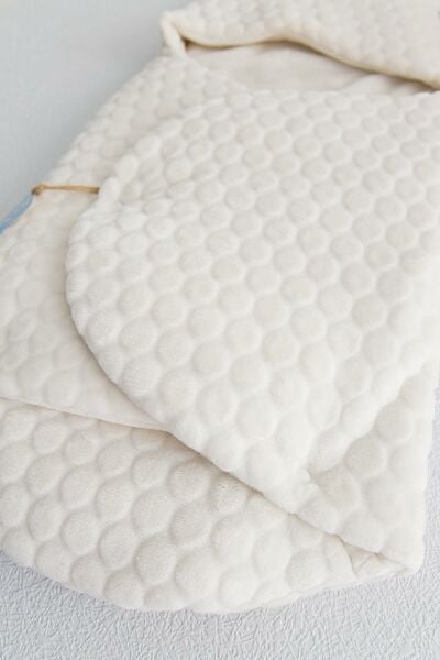 Kabartmalı Velboa Bebek Kundak