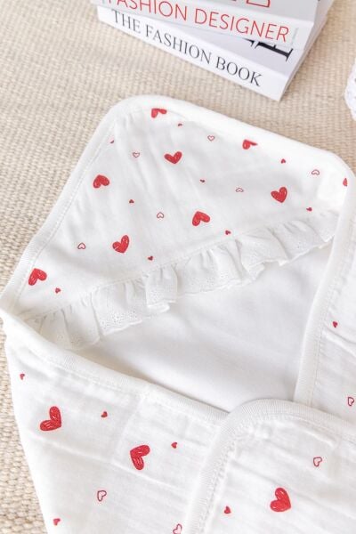 Kalp Desenli Müslin 100% Pamuk 10'lu Kız Bebek Hastane Çıkışı Bebek Takımı Set