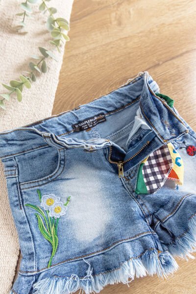 Püskül Detaylı Kız Çocuk Şort