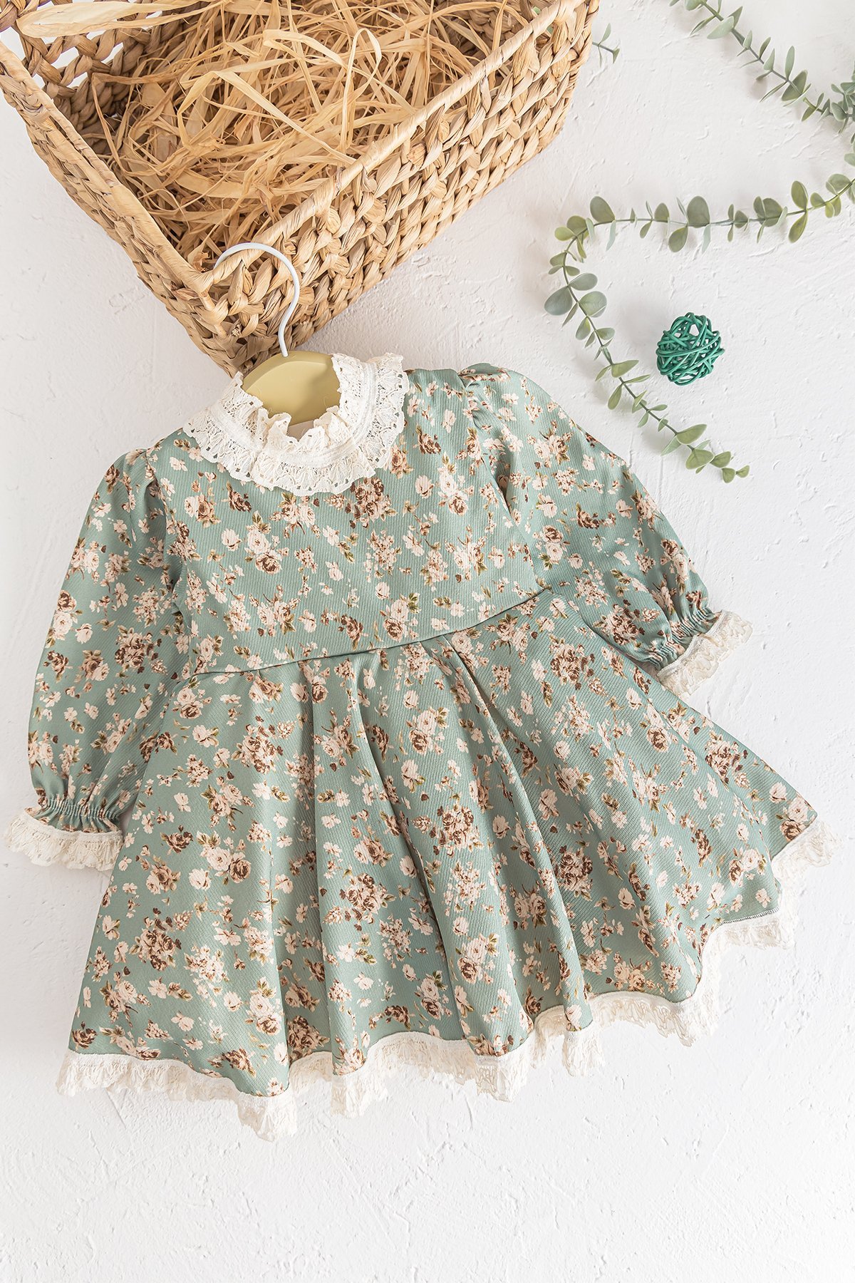 Çiçek Desenli Güpürlü Vintage Kız Çocuk Elbise