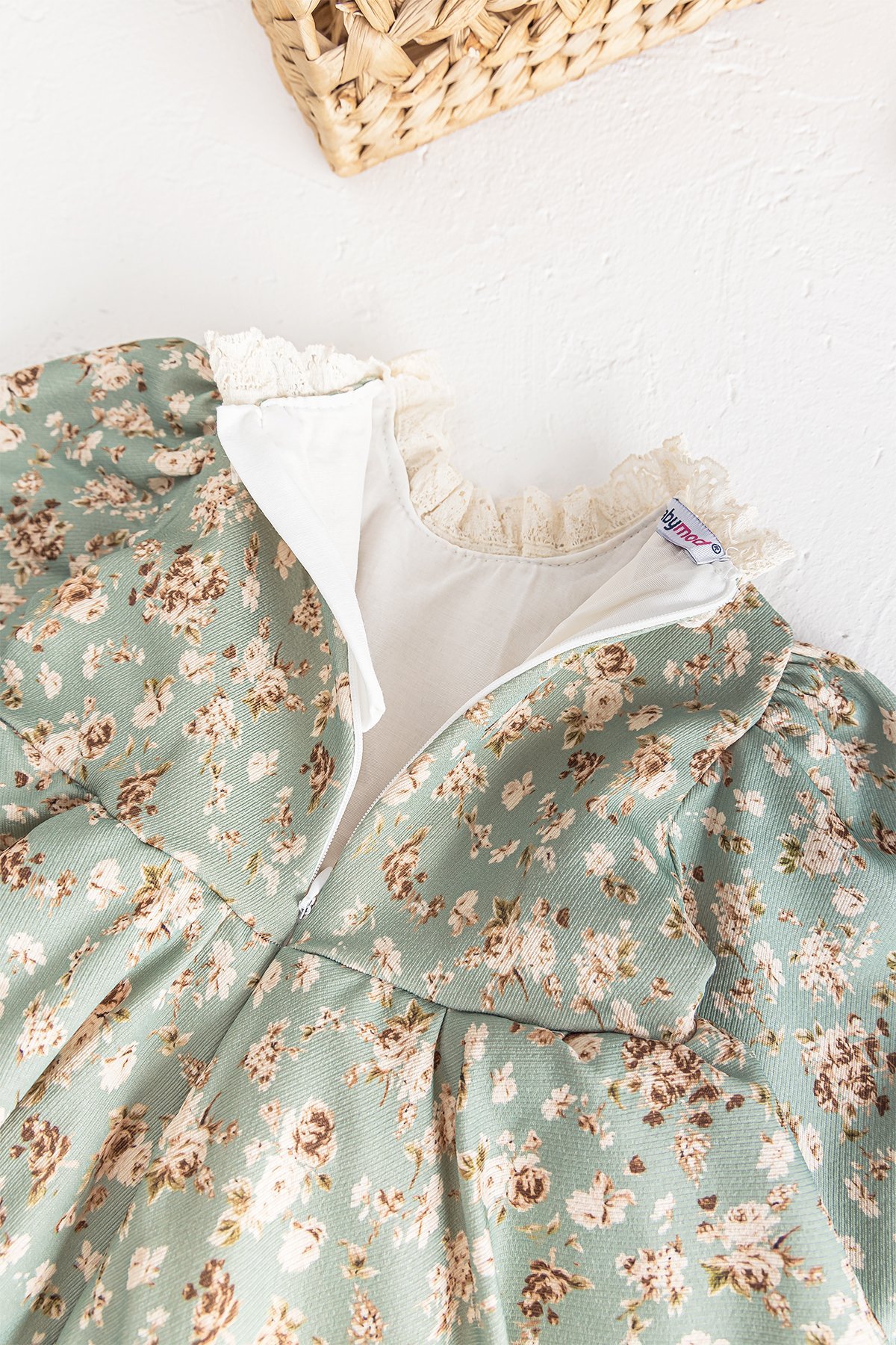 Çiçek Desenli Güpürlü Vintage Kız Çocuk Elbise