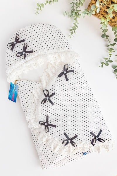 Puantiye Desenli Kız Bebek Kundak