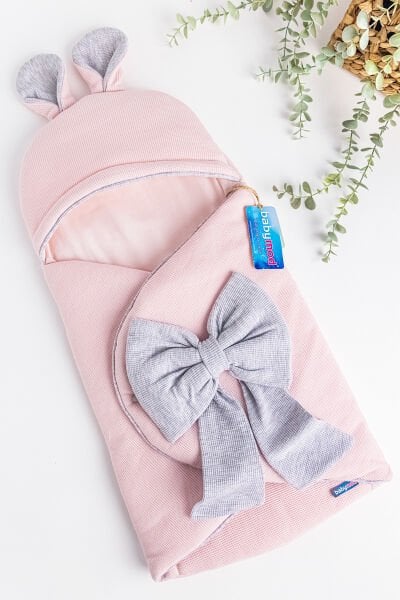 Fiyonk Süslemeli Kız Bebek Kundak