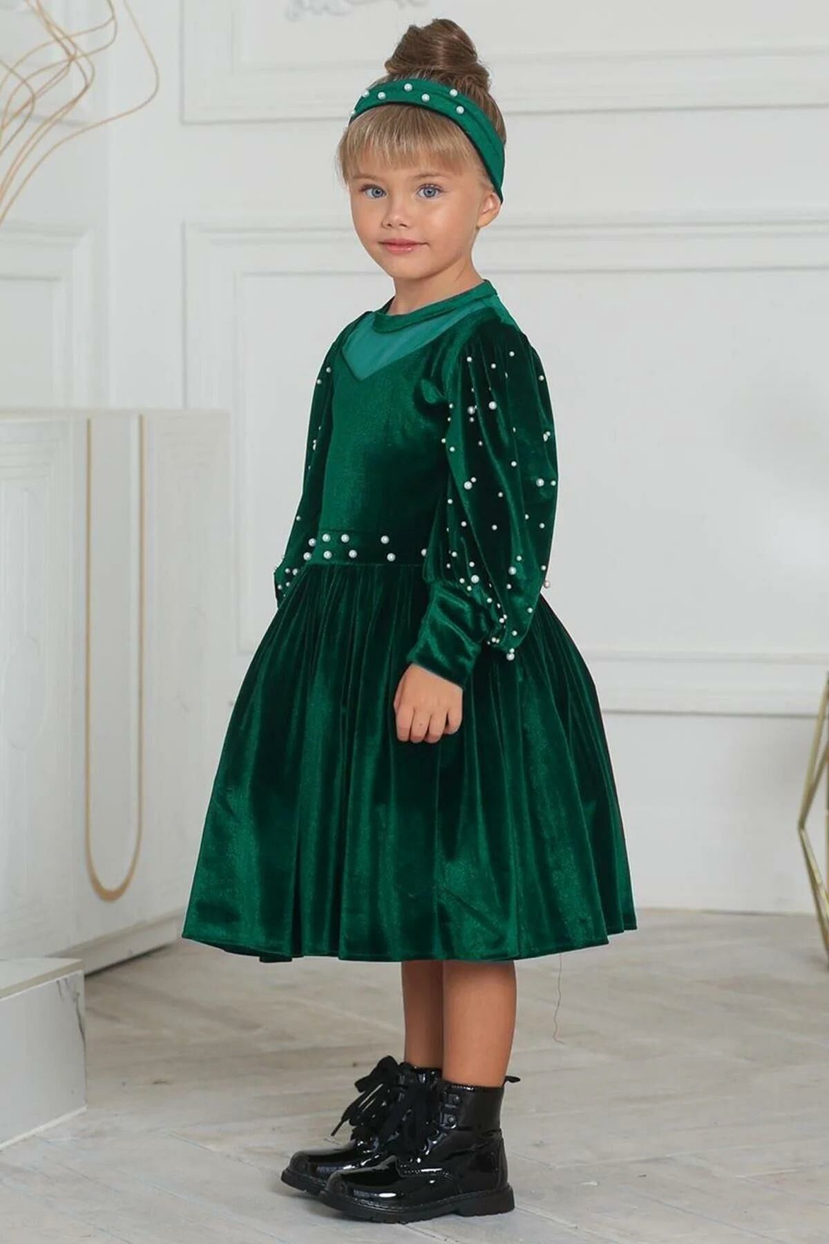Kız Çocuk Yakası Transparan, Kolu ve Beli İnci Detaylı Yeşil Kadife Elbise