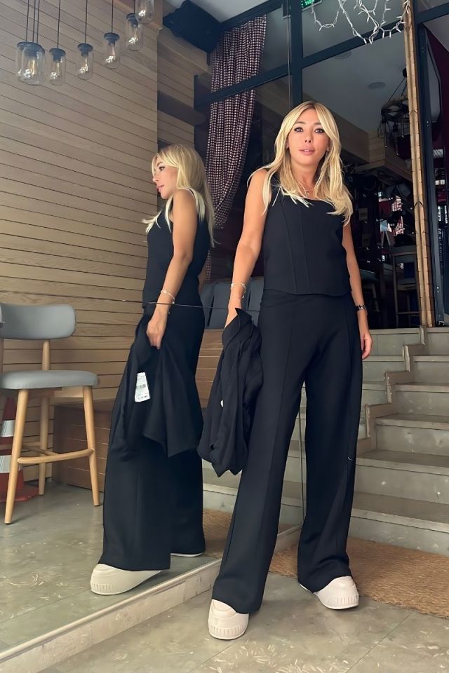 JASMİNE BÜSTİYER