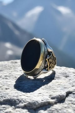 Oniks Taşlı Tuğra Desenli Zambak Model Yüzük