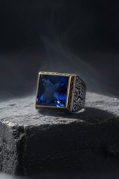 Kare Model Kalem İşlemeli Mavi Zirkon Taşlı Yüzük
