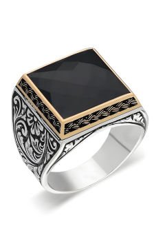 Kare Model Kalem İşlemeli Siyah Zirkon Yüzük