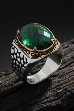 Benekli Model Yeşil Zirkon Taşlı Gümüş Yüzük