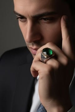 Benekli Model Yeşil Zirkon Taşlı Gümüş Yüzük