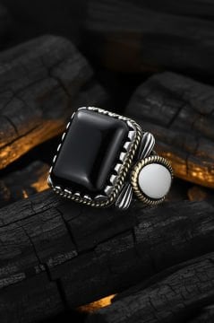 Oniks Taşlı Gümüş Yüzük