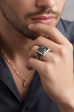 Kare Model Vav Harfli Gümüş Yüzük