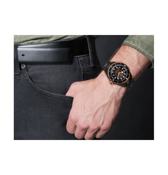 Rado Captain Cook R32127162 Erkek Kol Saati