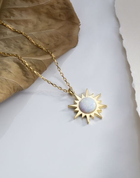 Opal Taşlı Gümüş Güneş Kolye