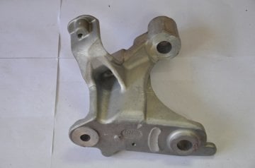 Motor Beşiği Yan Bağlantı Ayağı Sağ Megane IV